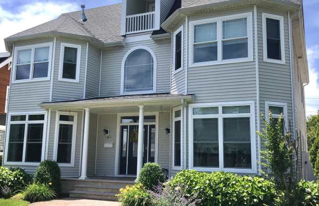 161 Lake Avenue Gallery 3