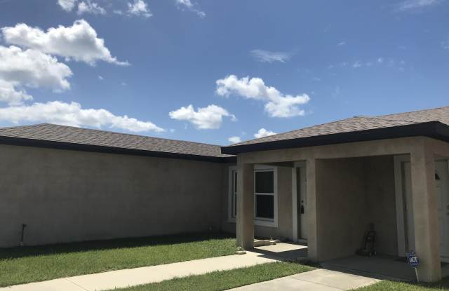 821 Faull Drive Gallery 1
