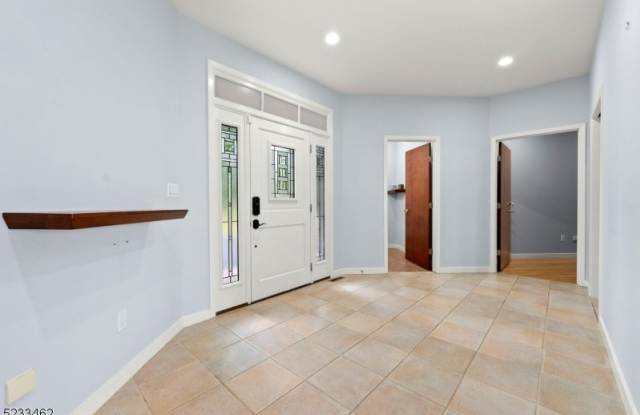 163 Hillcrest Dr Gallery 3
