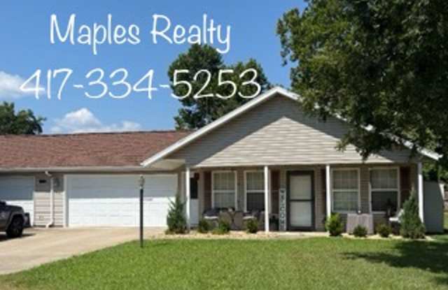 3 Bedroom, 2 bathroom, 2 car garage - 218 Pickett Ridge Court, Taney County, MO 65679