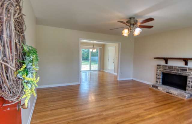 106 Pinecliff Drive Gallery 4