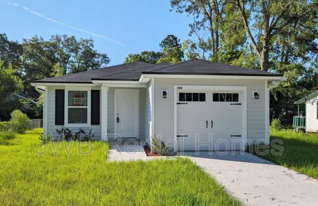 2058 Frank Ave E photos photos
