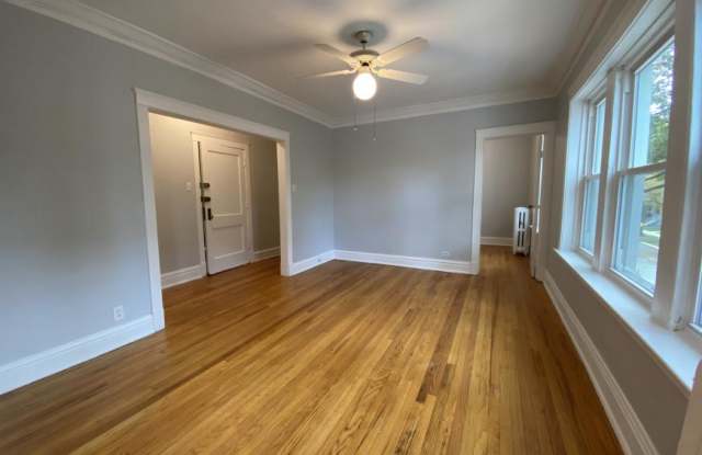 3953 North Hoyne Ave. photos photos