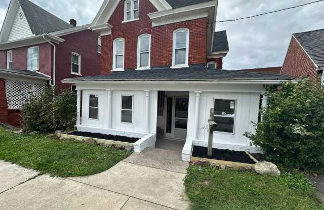 304 Poplar St Gallery 2