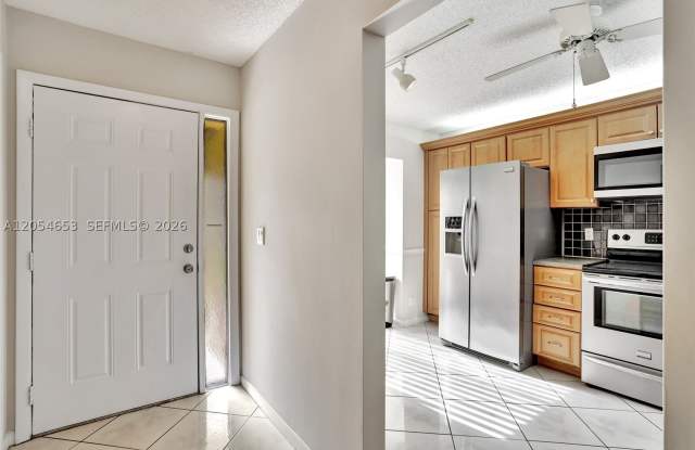 4615 Carambola Cir S Gallery 4
