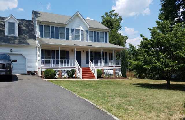 4 bed room home in Midlothian with fenced rear yard photos photos