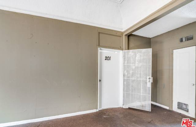 256 W Florence Ave unit: 201 photos photos