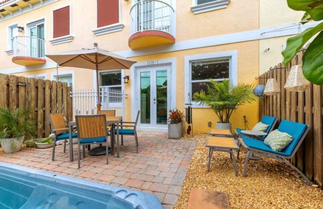 1224 NE 18th Avenue 1, Fort Lauderdale, FL 33304 - 2445 Gallery 3