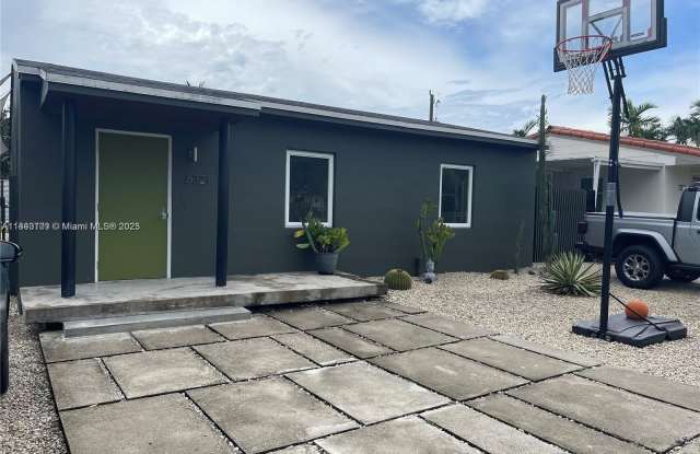 6321 SW 43rd St photos photos