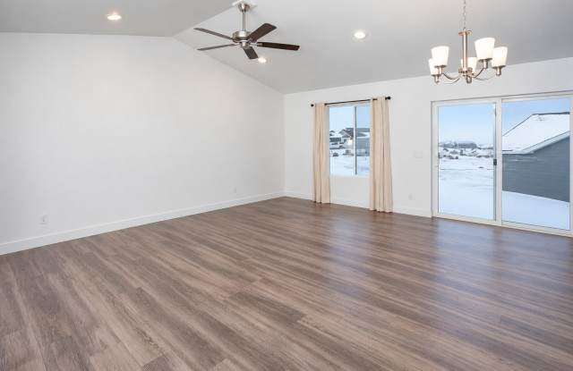 Spacious 4-Bedroom, 2-Bath Home with Open Floor Plan & Partial Furnishings Gallery 3