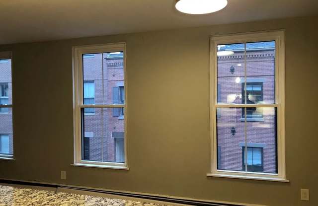 24 Bradford St Apt 2 Gallery 2