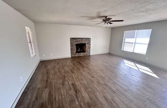 5001 Greenlee Dr Gallery 3