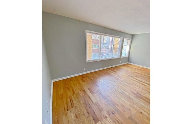 5124 NW Radial Hwy 13 - 5124 NW Radial Hwy, Omaha, NE 68104