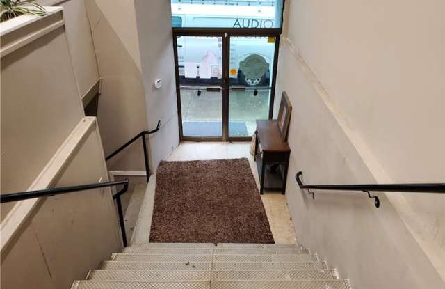 210 E Main Street Gallery 3