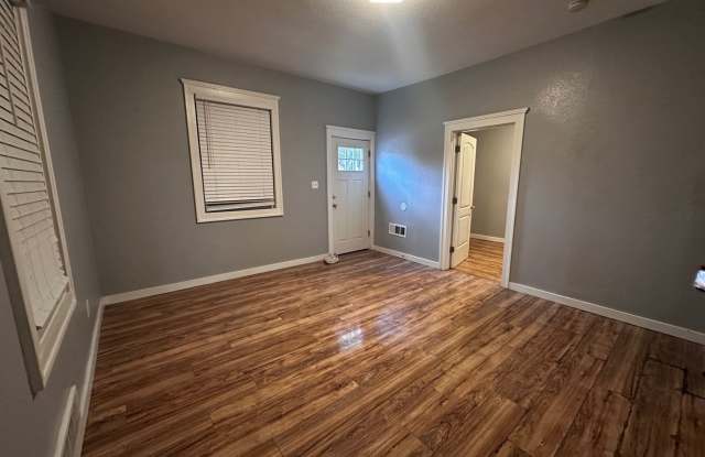 Beautifully Refreshed Three-Bedroom Single-Family Home in Park West photos photos