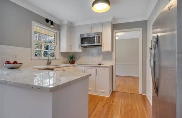 1121 Verdon Drive Gallery 2