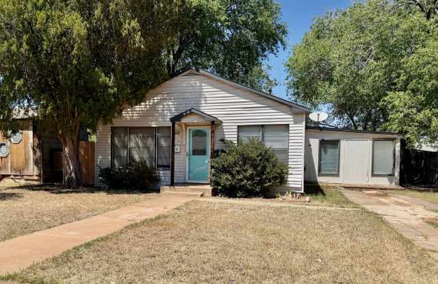 Adorable 3/2 with 2 Living Areas Close to Tech and Medical District! photos photos