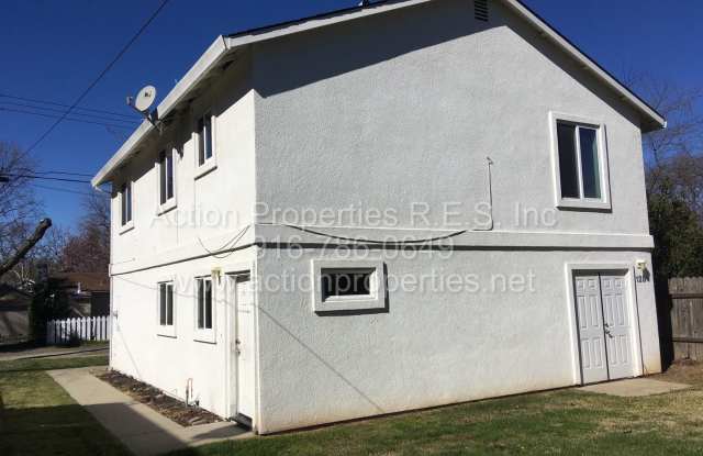 Updated Downtown Roseville Home - 2 Bed, 2 Bath - In Unit Laundry - Oversized 2 Car Garage! photos photos