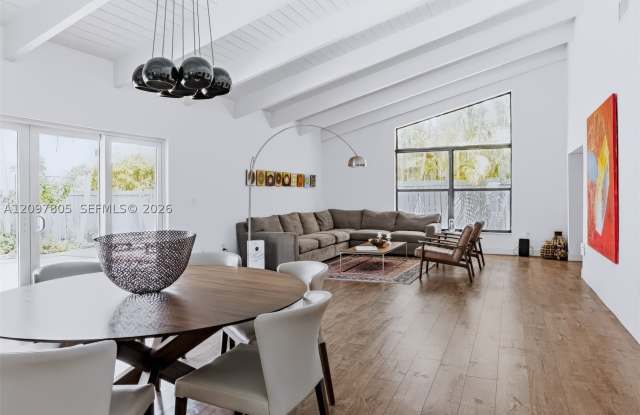 330 Glenridge Rd Gallery 1