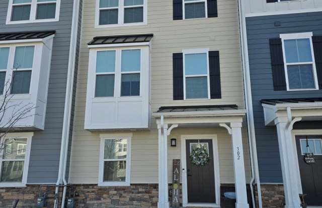 4 Bed, 3.5 Bath Townhome Located just minutes from the VA/NC Line photos photos