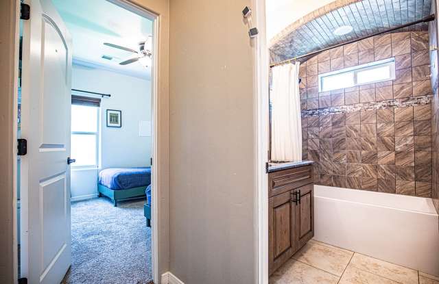 Beautiful 4 bedroom 2.5 bathroom Gallery 4