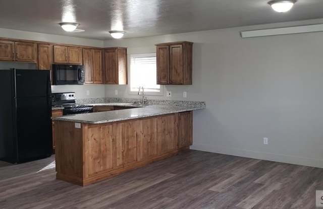 370 Lemmon Lane Gallery 1