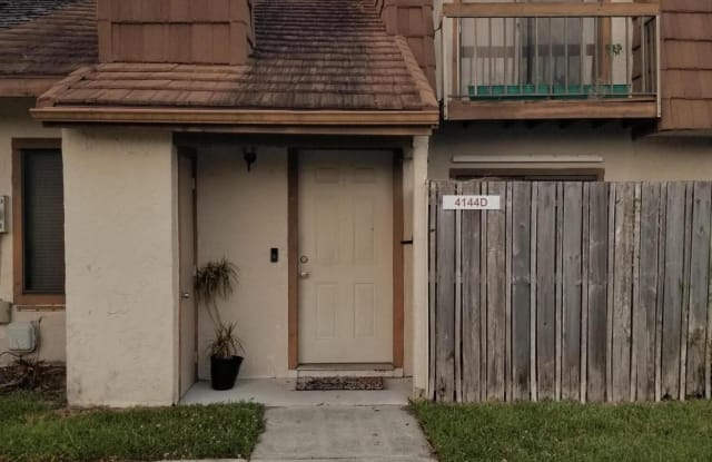 4144 Palm Bay Cir - 4144 Palm Bay Circle, Palm Beach County, FL 33406