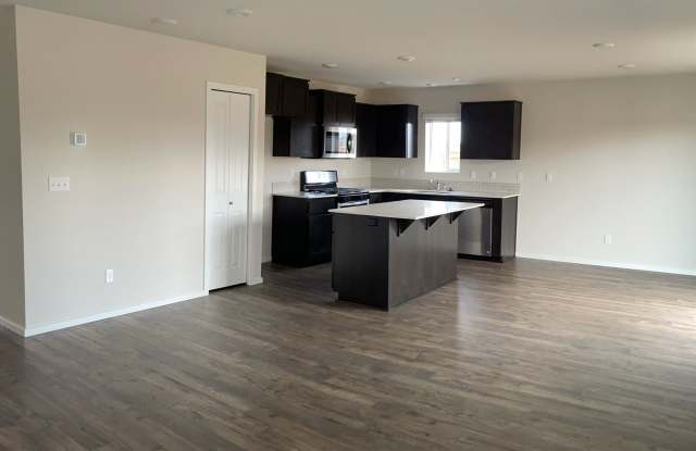 4844 Navigation Avenue Northeast Gallery 4