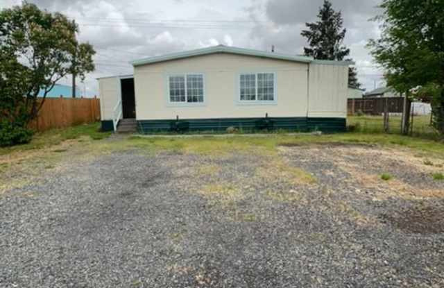2 Bedroom / 1 Bathroom Manufactured Home in Metolius Oregon photos photos