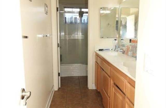 Super close to Poly- Approx. 1000 feet from Cal Poly Grand Avenue entrance-VERY CLOSE!!! Gallery 3