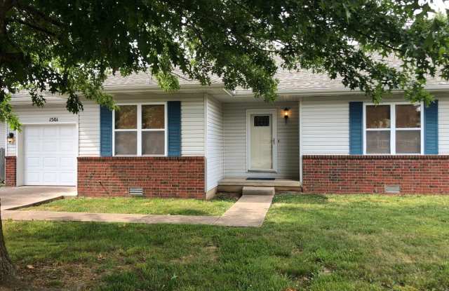 1501 W Ridgecrest St - 1501 Ridgecrest Avenue, Ozark, MO 65721