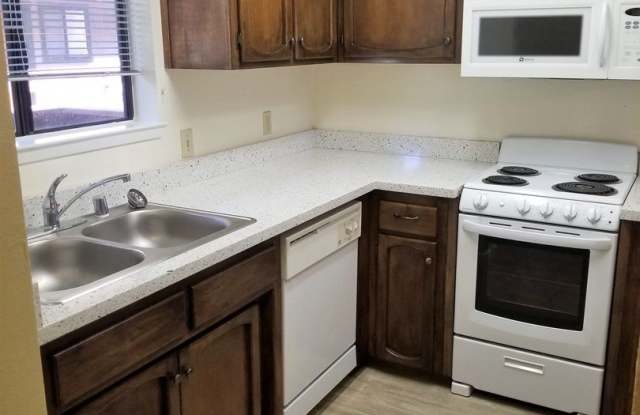 Clean and quiet Downtown SLO Condo- single level upstairs photos photos