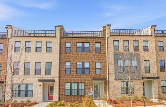 13725 AVIATION Place photos photos