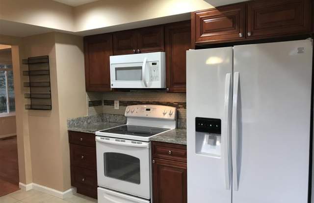 8523 BETTERTON COURT Gallery 4