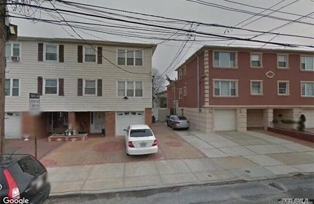 15-39 208th Street - 15-39 208th Street, Queens, NY 11360