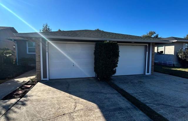 1007 W 11th Ct photos photos