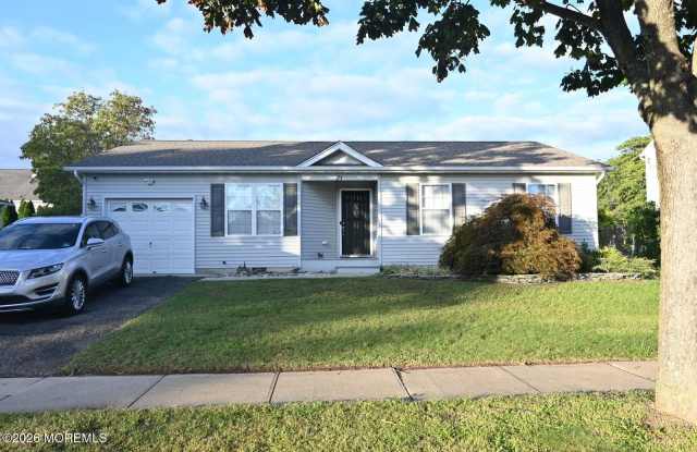 21 Pohatcong Avenue Gallery 1