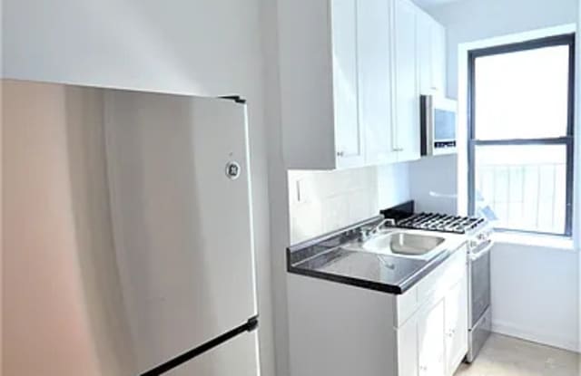 1076 Nelson Ave Apt 8F Gallery 2