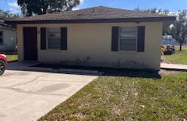 1205 W Granfield Ave – 2 Bed, 1 Bath Home for Rent - 1205 West Granfield Avenue, Plant City, FL 33563 1205 W Granfield Ave – 2 Bed, 1 Bath Home for Rent - 1205 West Granfield Avenue, Plant City, FL 33563