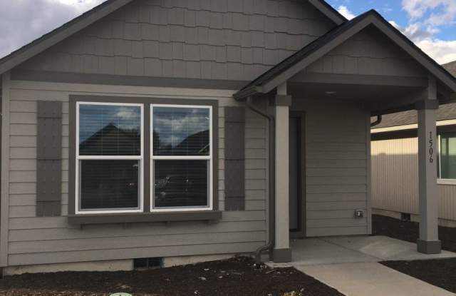 3 Bedroom / 2 Bathroom Cottage in Redmond Oregon photos photos