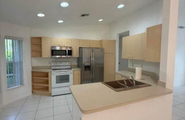 100 Cocoplum Circle, Royal Palm Beach, FL 33411 - 4734 photos photos
