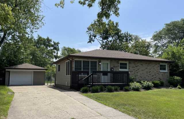16819 Forest View Drive photos photos