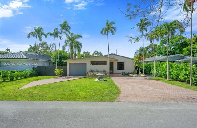 5746 SW 53rd Ter photos photos