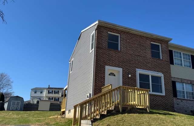 3 Bedroom 1.5 Bath End unit Townhome - Lancaster PA - 1041 Monticello Lane, Lancaster County, PA 17603 3 Bedroom 1.5 Bath End unit Townhome - Lancaster PA - 1041 Monticello Lane, Lancaster County, PA 17603