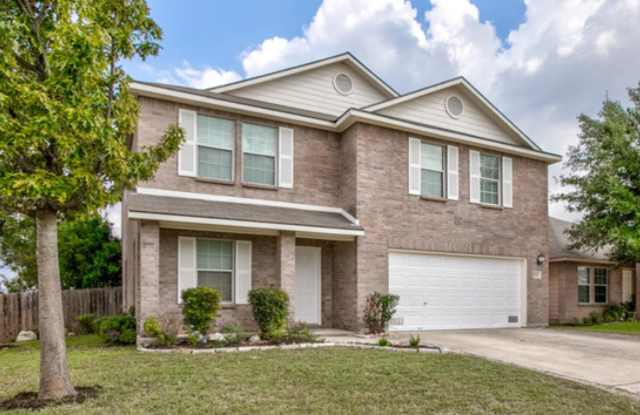 Spacious 5BR Home in NW San Antonio | Deck, High Ceilings & Prime Alamo Ranch Location photos photos