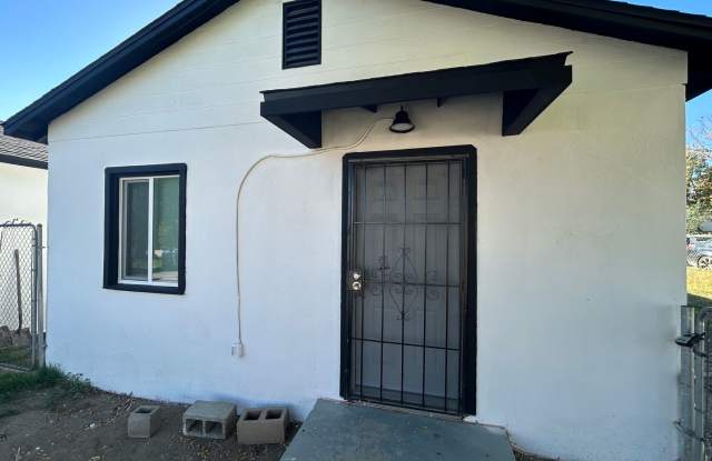 Hays St - 908 W. photos photos