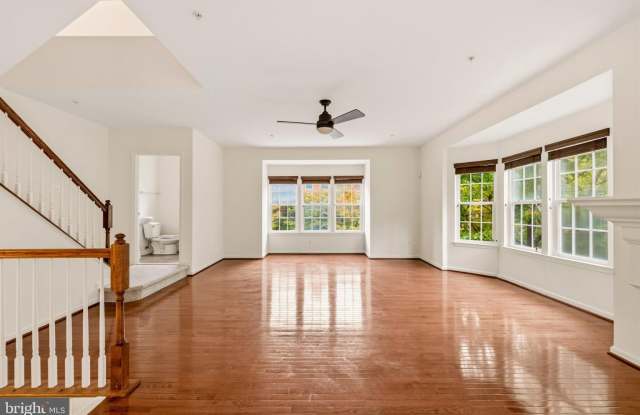 2107 TURLEYGREEN Place Gallery 3
