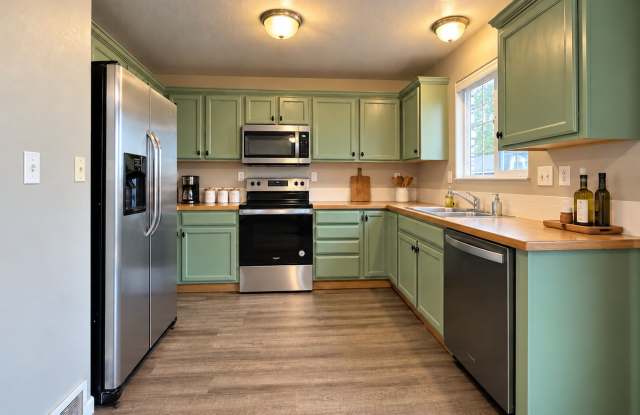 Nice Duplex unit in Greeley Gallery 4