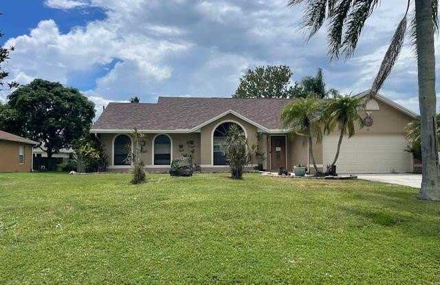 618 SE Streamlet Avenue photos photos