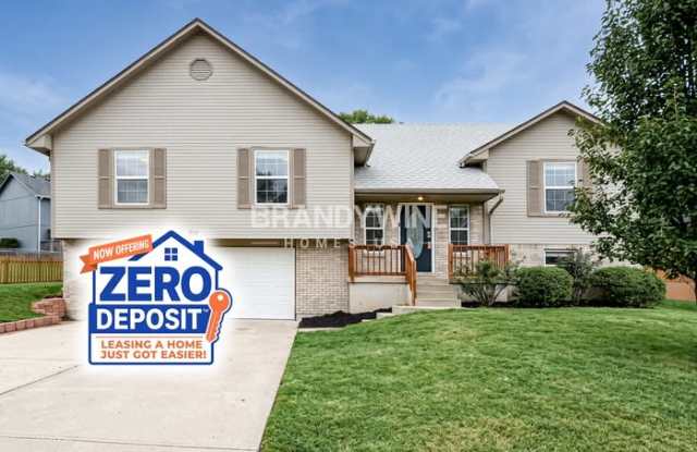 914 Southwest Foxtail Drive Gallery 1